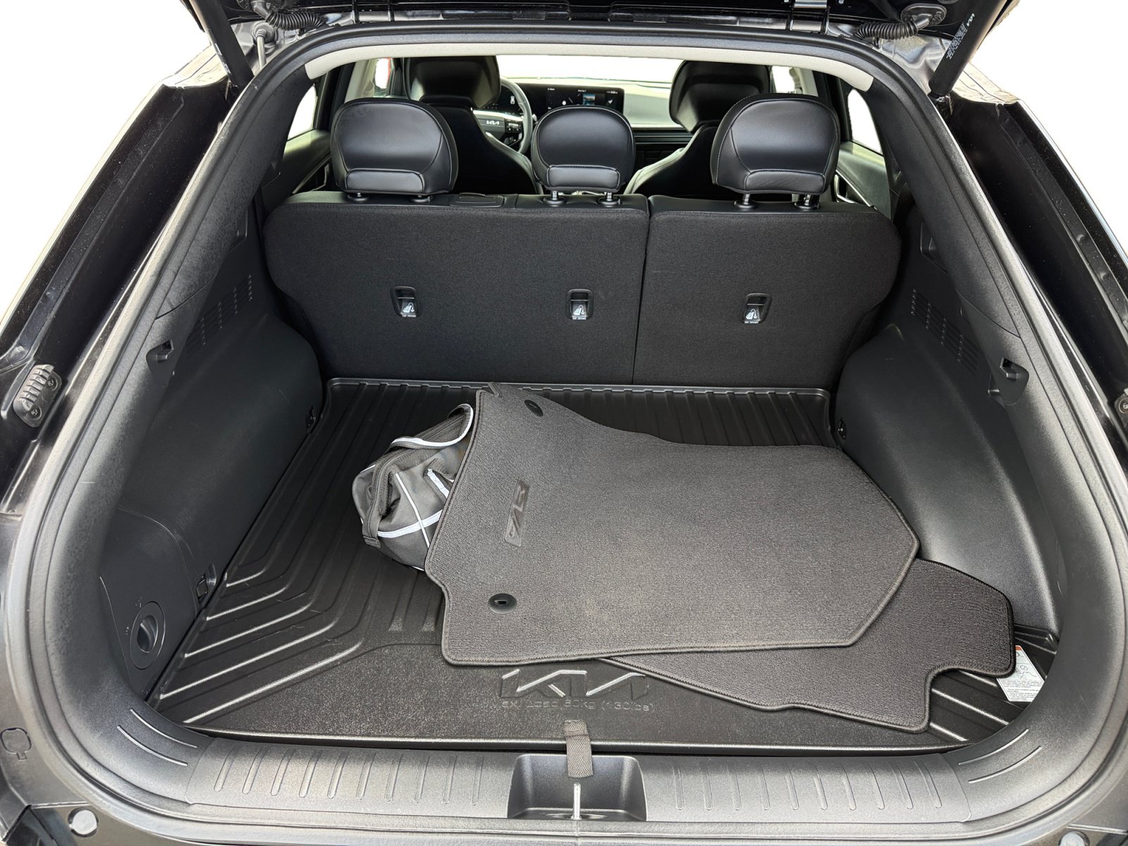 Used 2025 Kia EV6 Wind RWD image 17