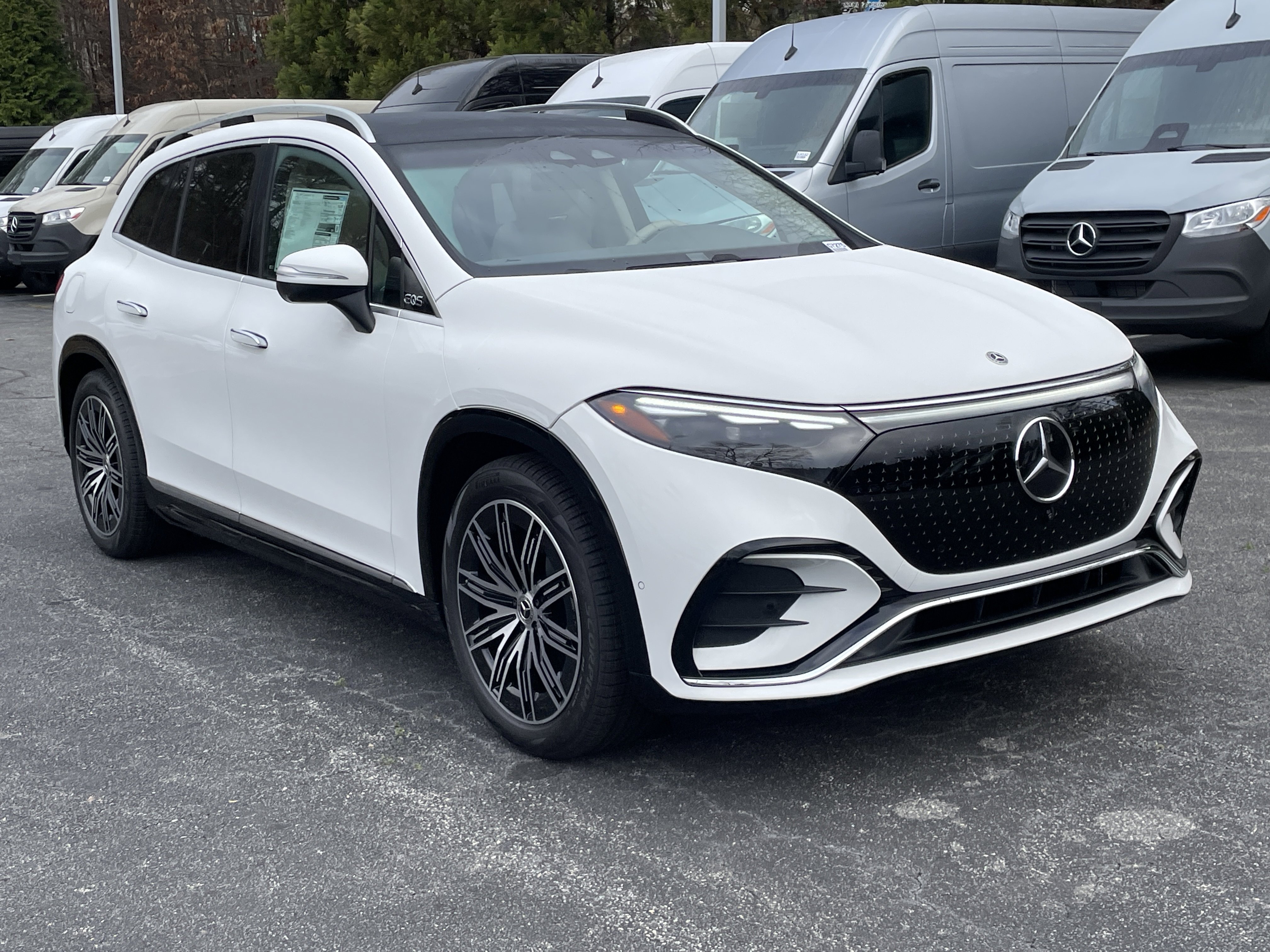 New 2026 Mercedes-Benz EQS 400 4MATIC SUV image 4