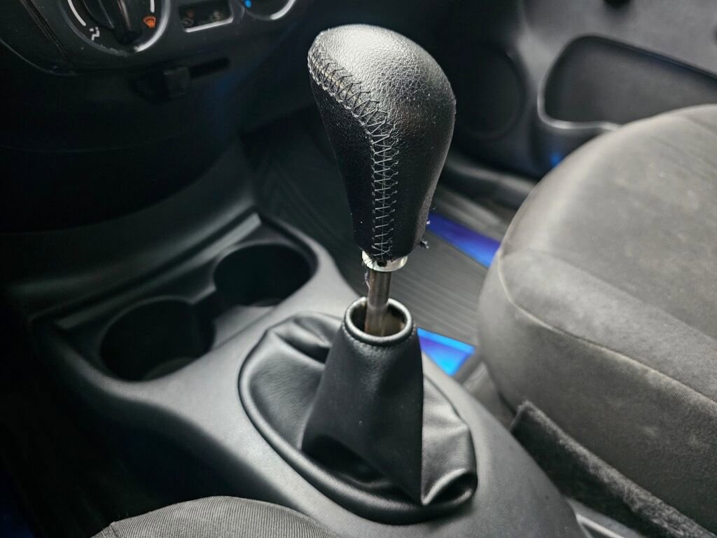 Used 2016 Nissan Versa S image 28