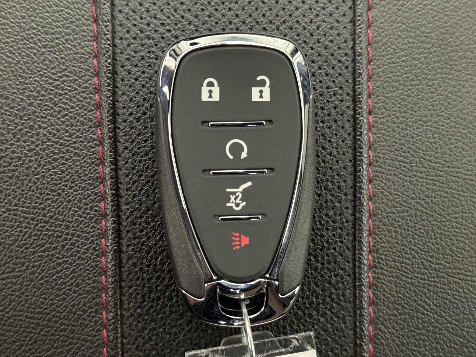 Used 2023 Chevrolet Traverse RS AWD/4WD image 10