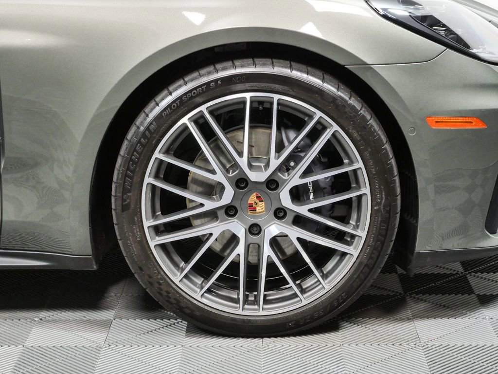 Certified 2025 Porsche Panamera 4 AWD/4WD image 34