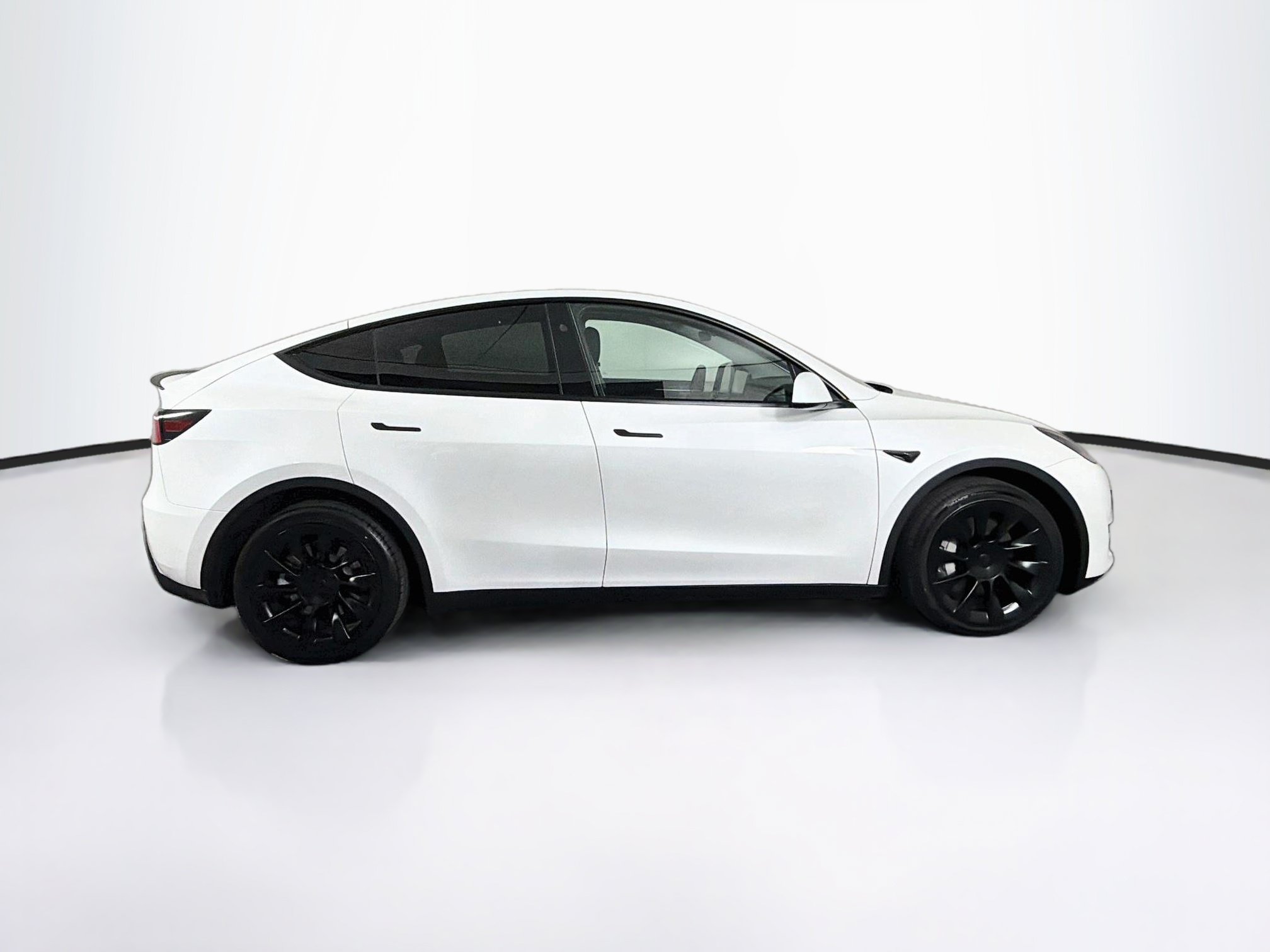 Used 2024 Tesla Model Y Long Range AWD/4WD image 10