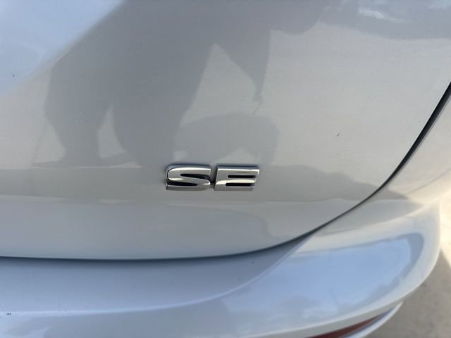 Used 2024 Mitsubishi Outlander SE image 9