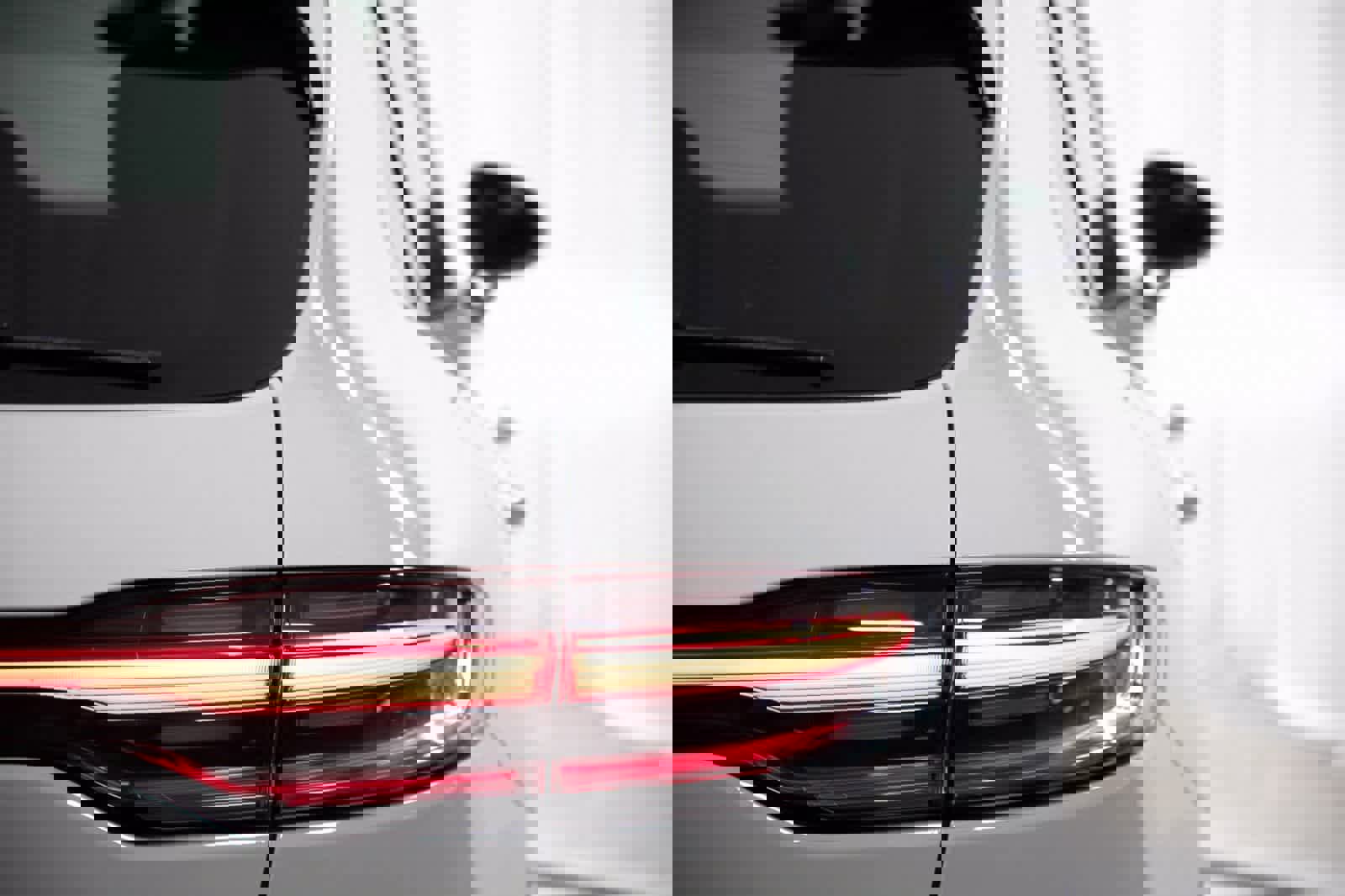 Certified 2025 Porsche Macan S image 38