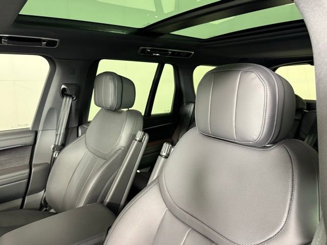 New 2025 Land Rover Range Rover SE image 14