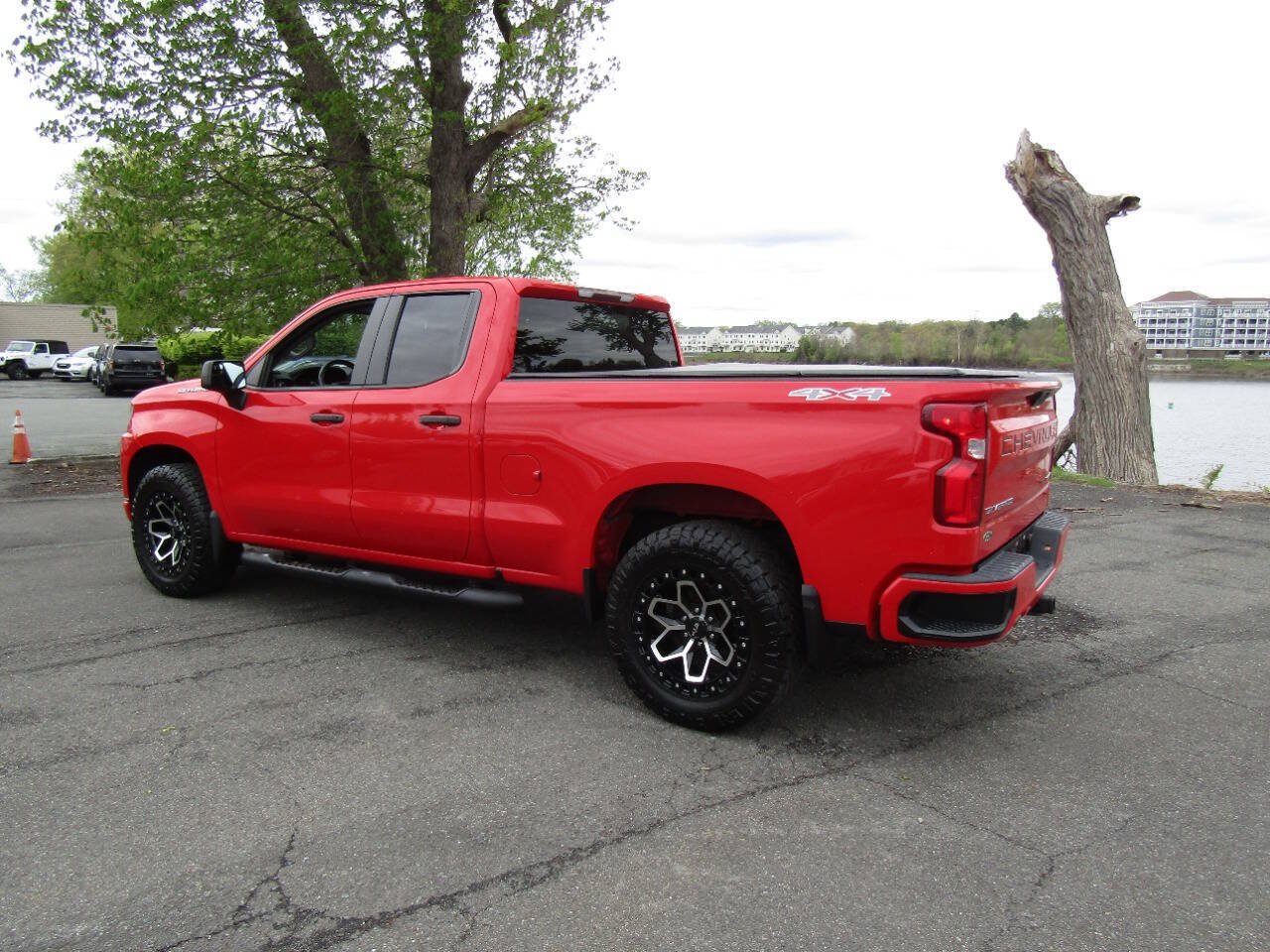 Used 2019 Chevrolet Silverado 1500 Custom w/ Custom Value Package AWD/4WD image 44