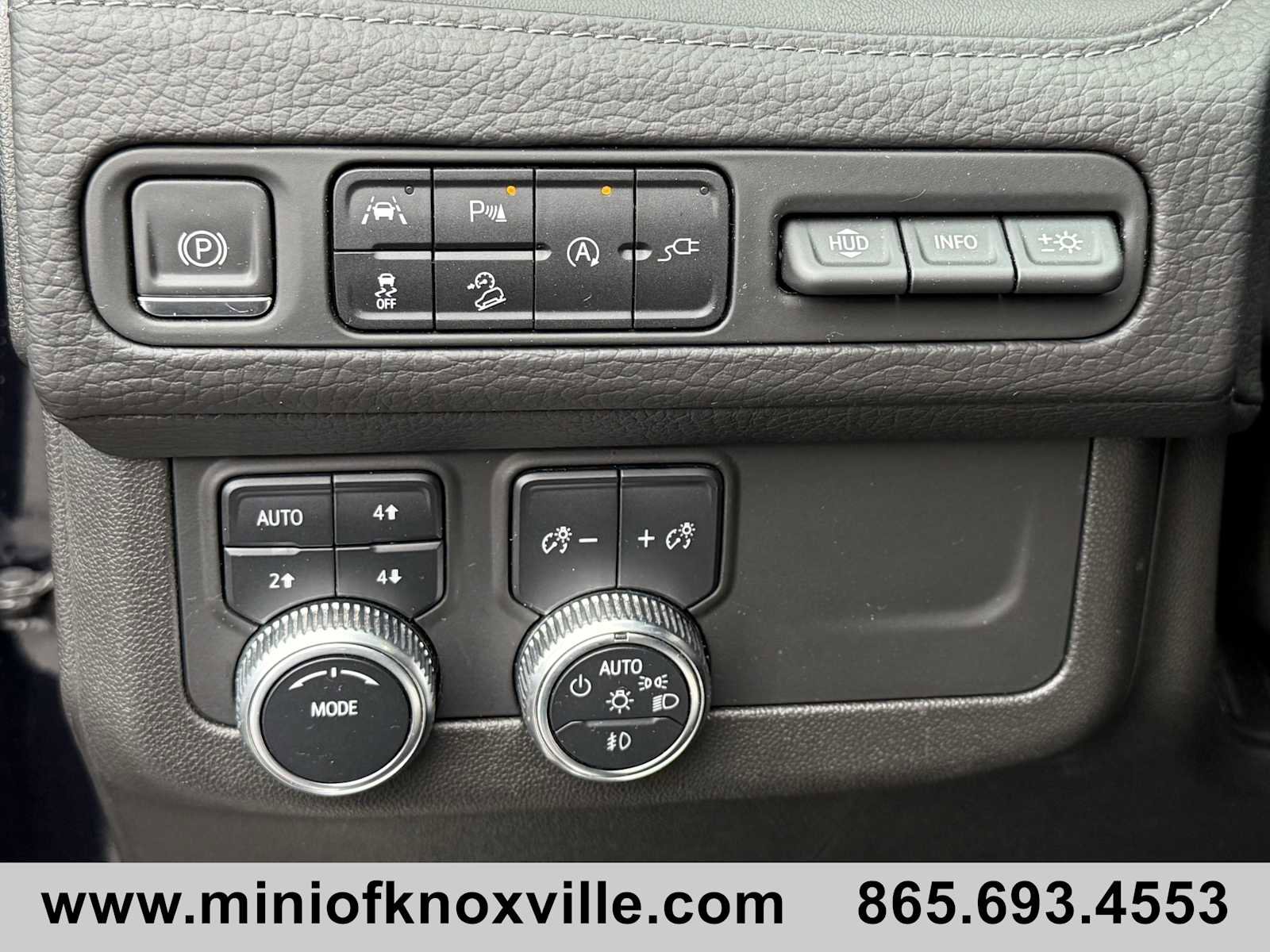 Used 2021 GMC Yukon XL Denali w/ Denali Premium Package image 26