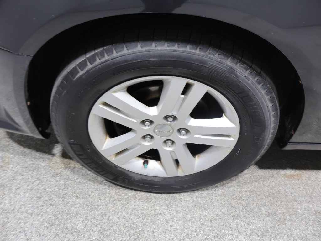 Used 2011 Dodge Grand Caravan Crew w/ Entertainment Group 1 FWD image 10