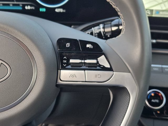 Certified 2025 Hyundai Elantra SEL FWD image 27