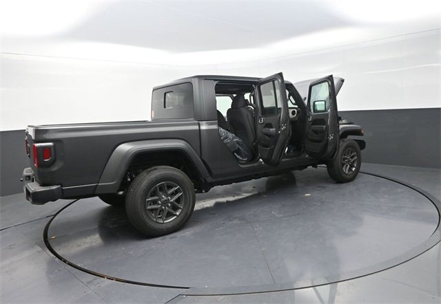 New 2025 Jeep Gladiator Sport image 31