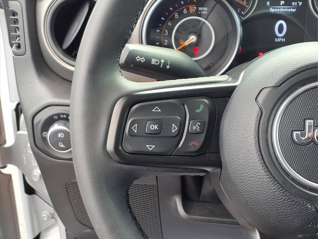 Certified 2023 Jeep Gladiator Sport AWD/4WD image 14