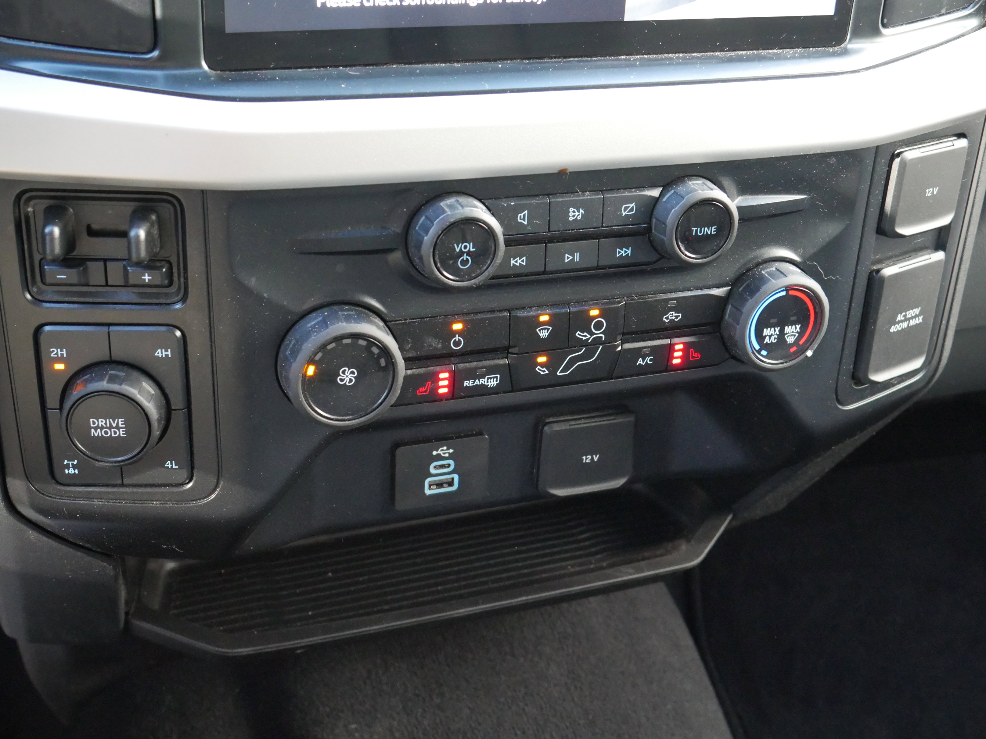 Certified 2024 Ford F250 XLT w/ XLT Premium Package image 15