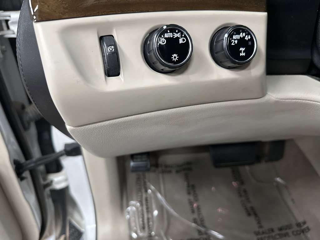 Used 2018 Cadillac Escalade Luxury image 32
