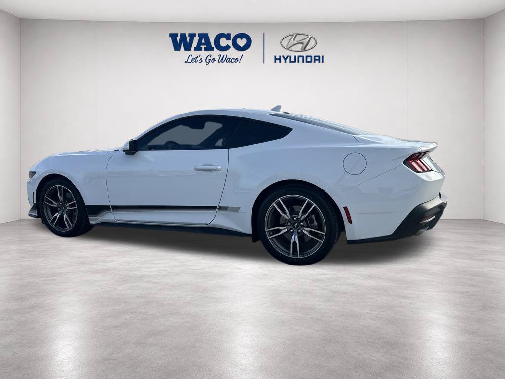 Used 2025 Ford Mustang Coupe RWD image 11