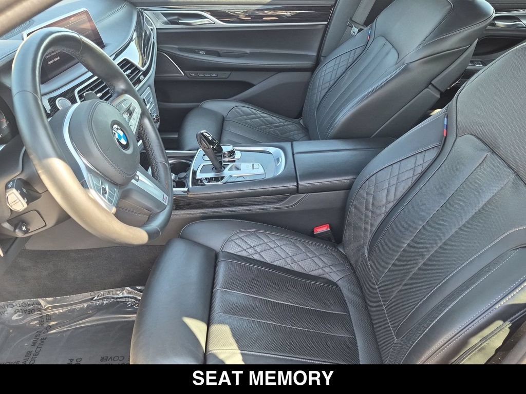 Used 2020 BMW 750i xDrive w/ Executive Package AWD/4WD image 18