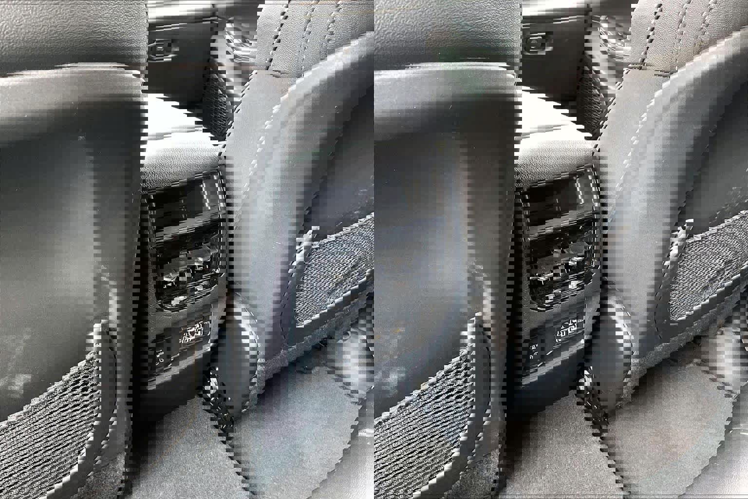 Used 2024 Jeep Grand Cherokee Altitude image 35