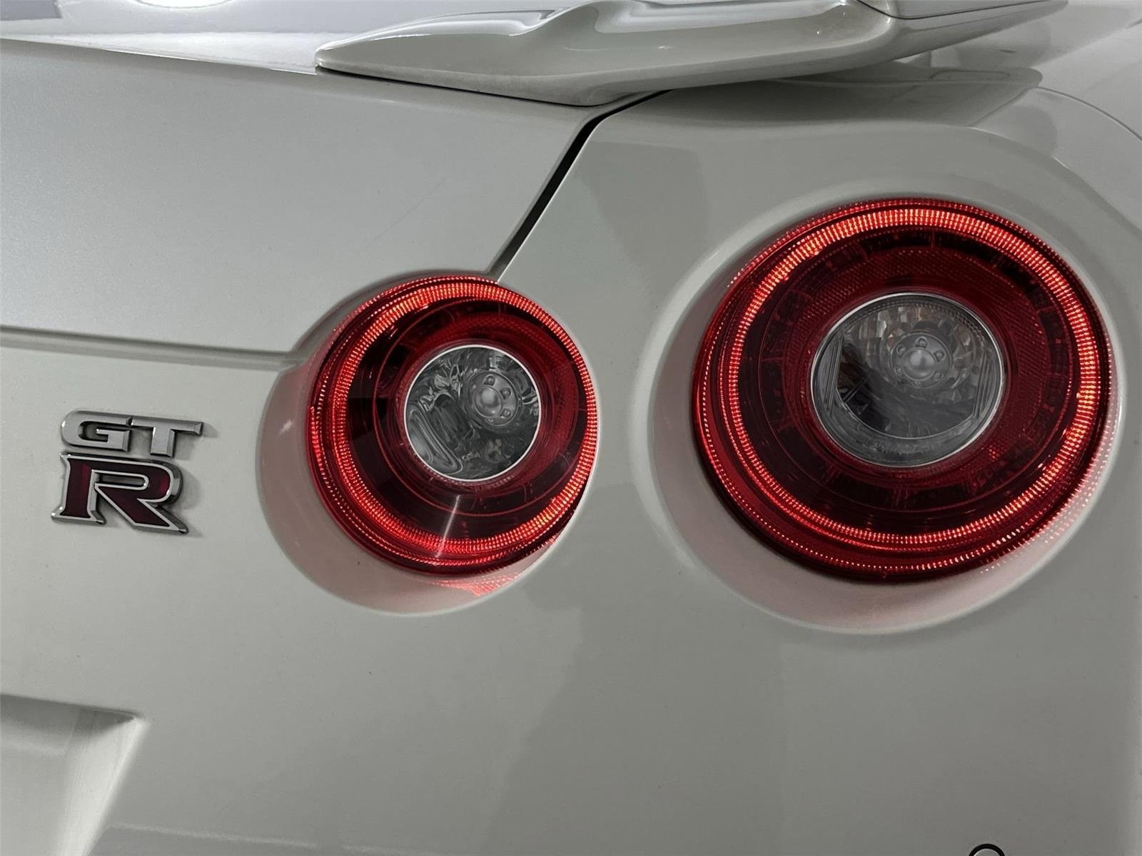 Used 2018 Nissan GT-R Premium image 24
