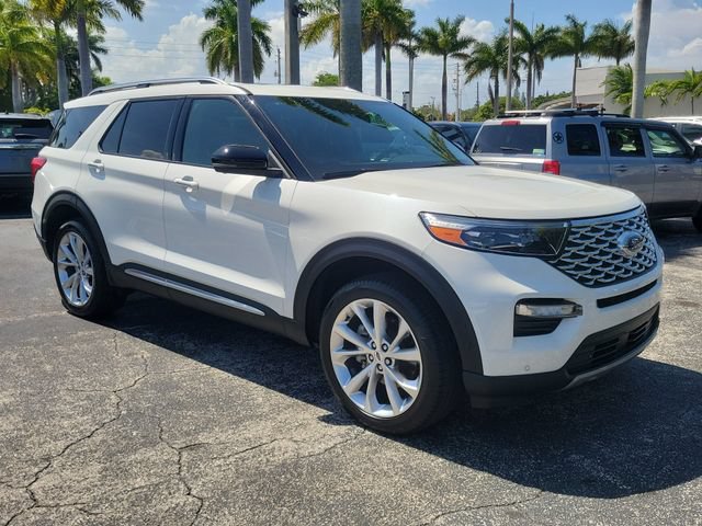 Used 2023 Ford Explorer Platinum w/ Technology Package AWD/4WD image 2