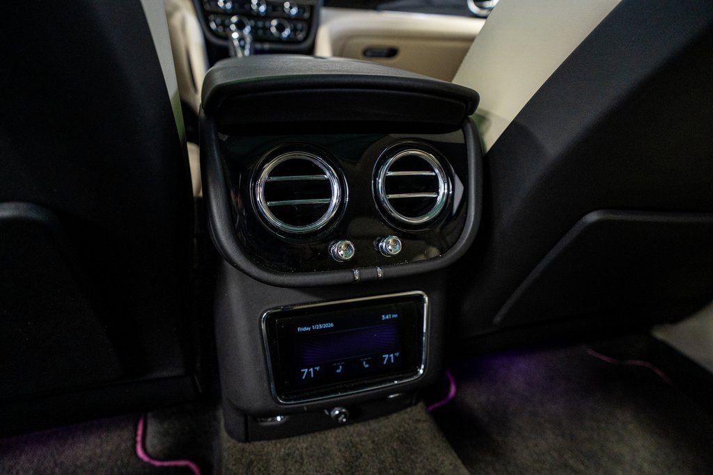 Used 2021 Bentley Bentayga image 59