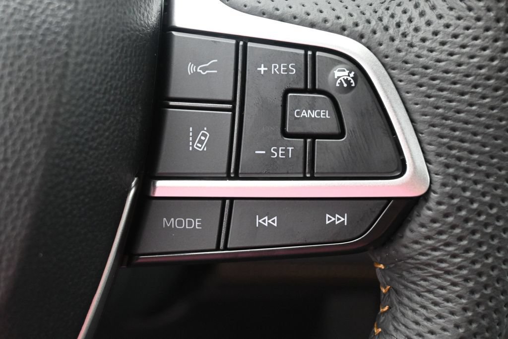 Certified 2026 Toyota Sienna XLE Woodland Edition AWD/4WD image 17