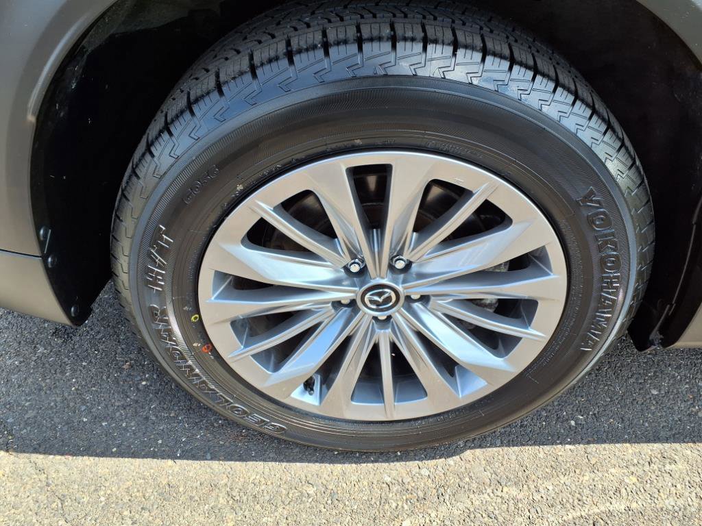 Certified 2024 MAZDA CX-90 Plug-In Hybrid w/ Preferred image 18