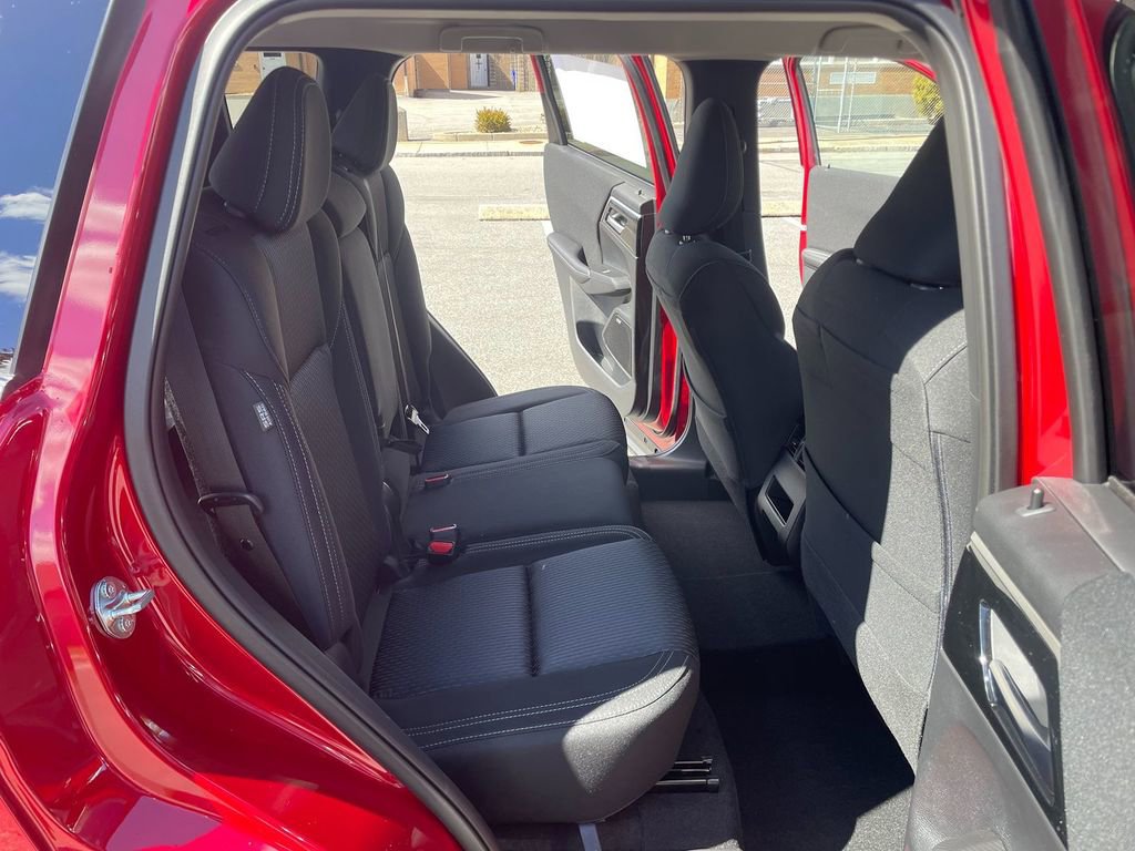 New 2026 Mitsubishi Outlander ES image 24