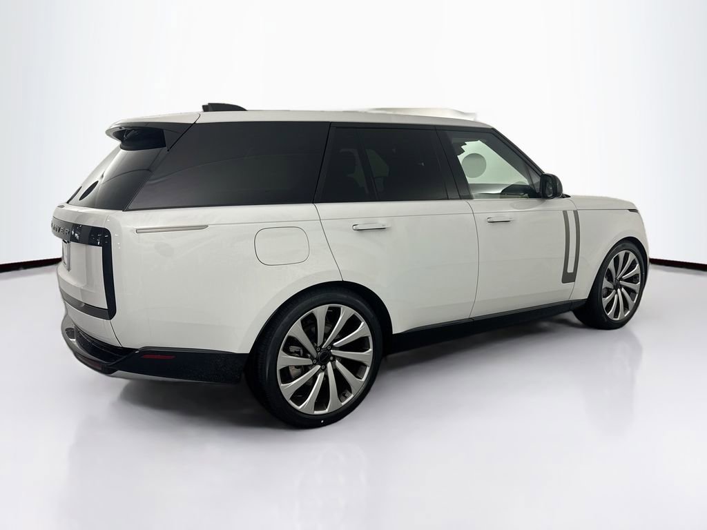 New 2026 Land Rover Range Rover SE image 5