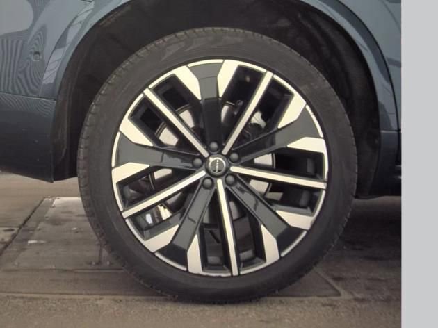 Used 2025 Volvo XC90 B5 Plus AWD/4WD image 10
