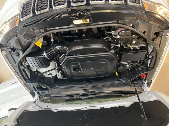 Used 2020 Jeep Grand Cherokee Laredo image 20
