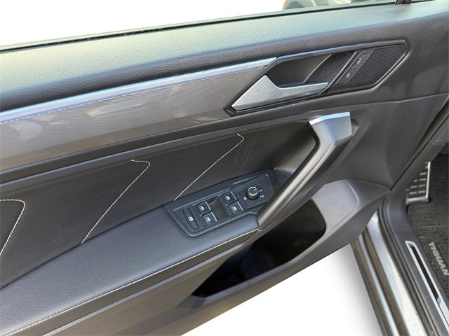 Used 2023 Volkswagen Tiguan SE R-Line image 11