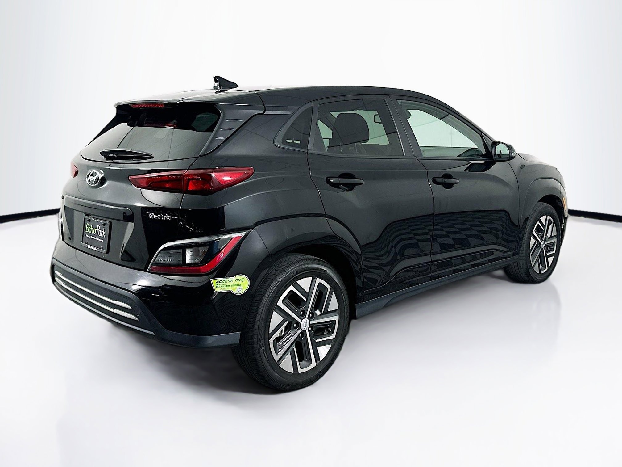 Used 2023 Hyundai Kona SE FWD image 9