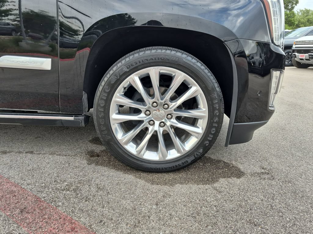 Used 2020 Cadillac Escalade Premium Luxury RWD image 17