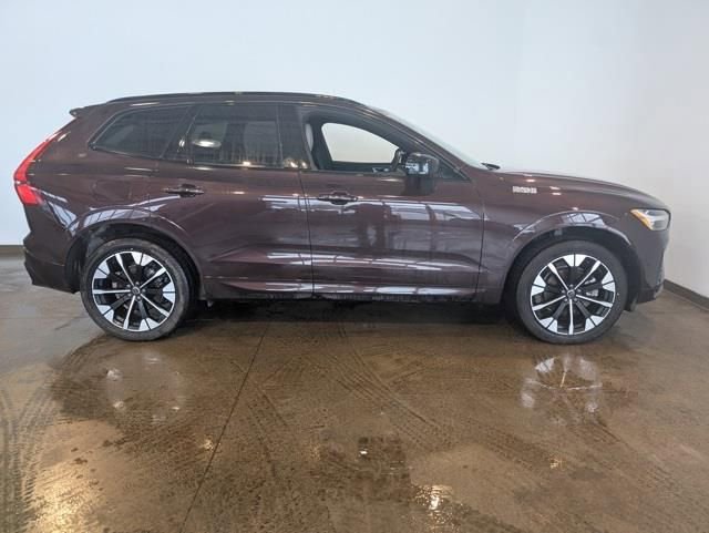 Used 2026 Volvo XC60 B5 Plus w/ Climate Package image 5