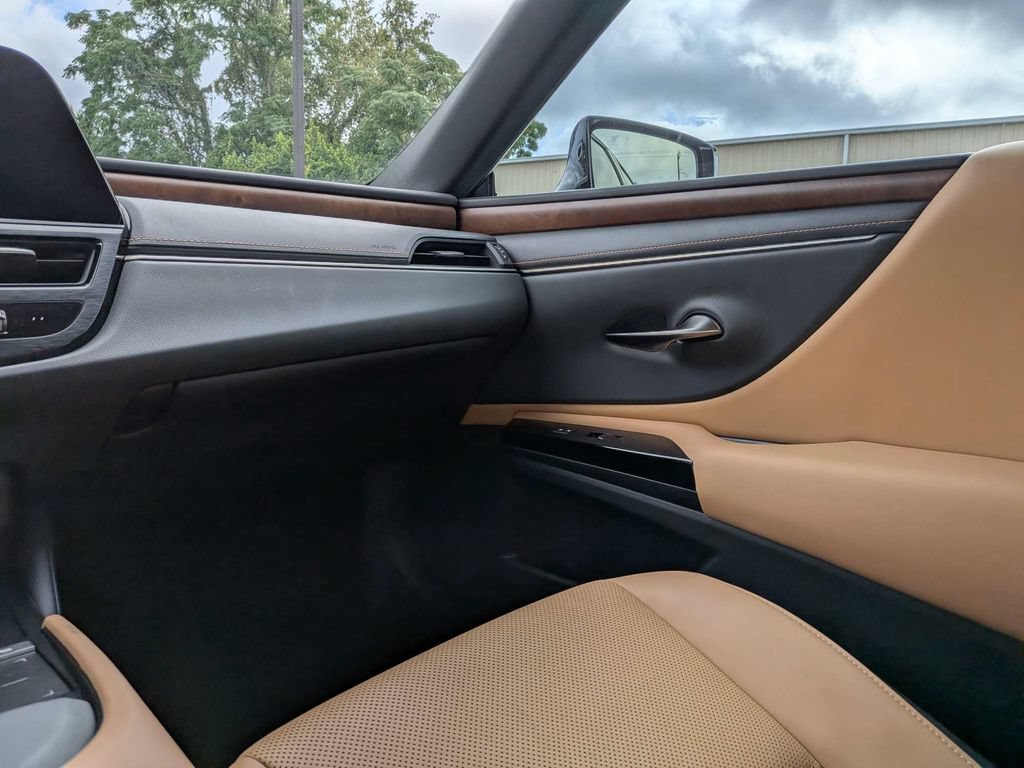 Used 2022 Lexus ES 350 w/ Premium Package FWD image 16