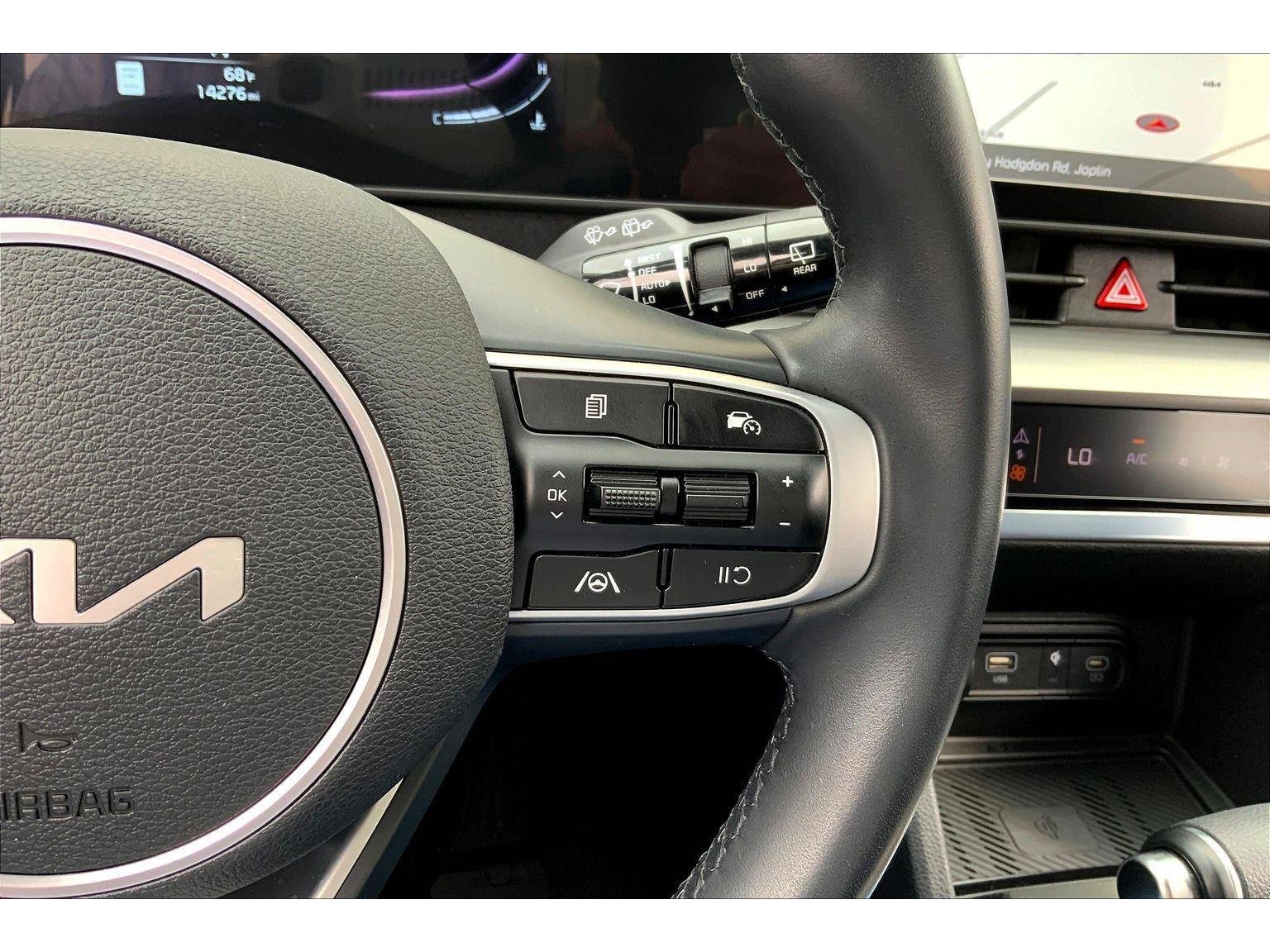 Used 2023 Kia Sportage EX image 17