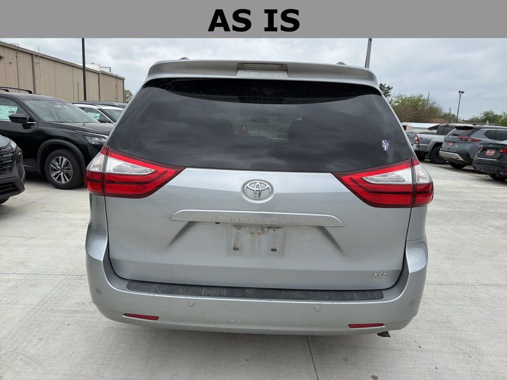 Used 2015 Toyota Sienna XLE Premium image 6
