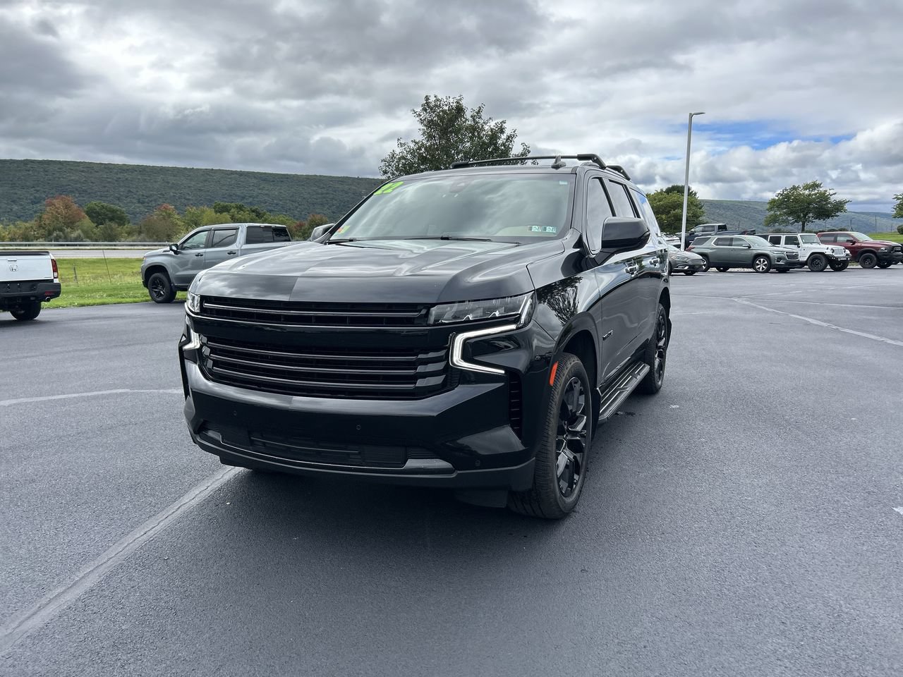 Used 2022 Chevrolet Tahoe Premier AWD/4WD image 3