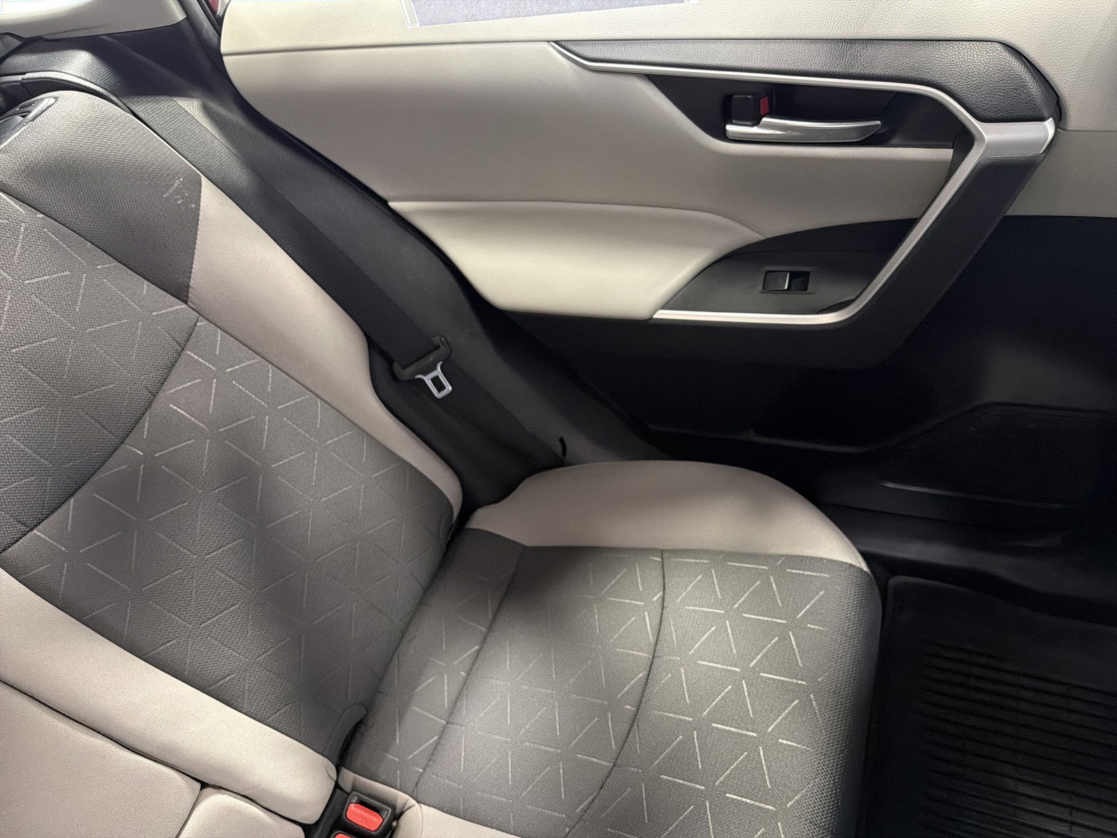 Used 2022 Toyota RAV4 XLE w/ Convenience Package AWD/4WD image 14