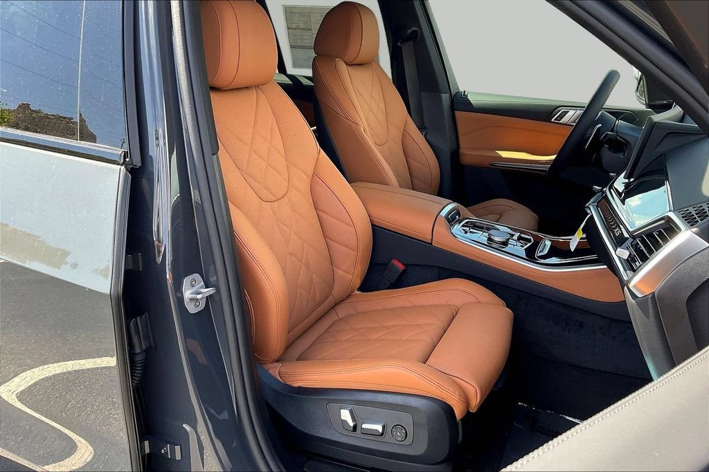 New 2026 BMW X5 xDrive50e w/ M Sport Package AWD/4WD image 28