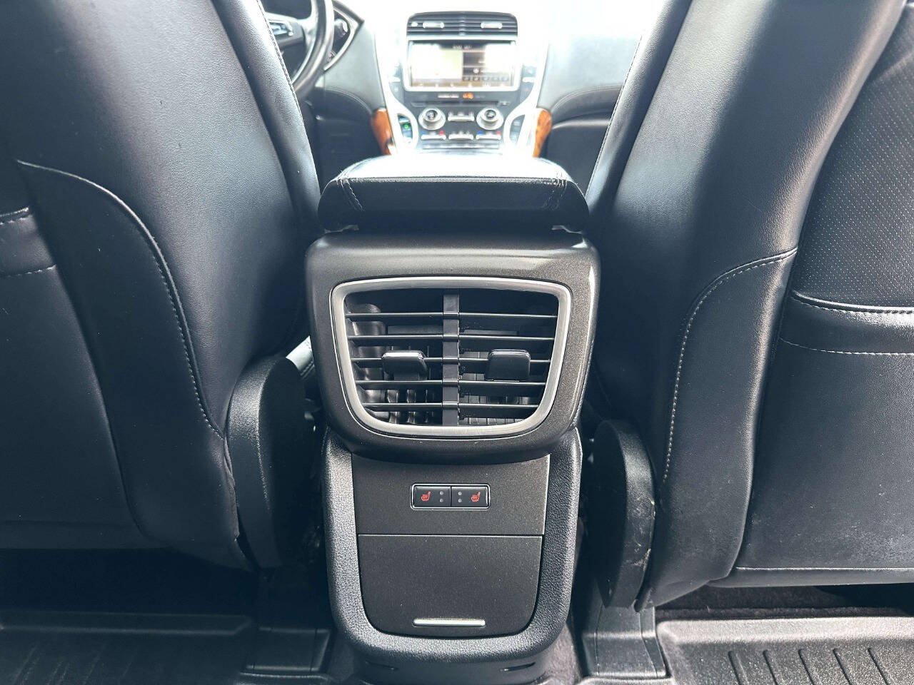 Used 2017 Lincoln MKX Reserve AWD/4WD image 18