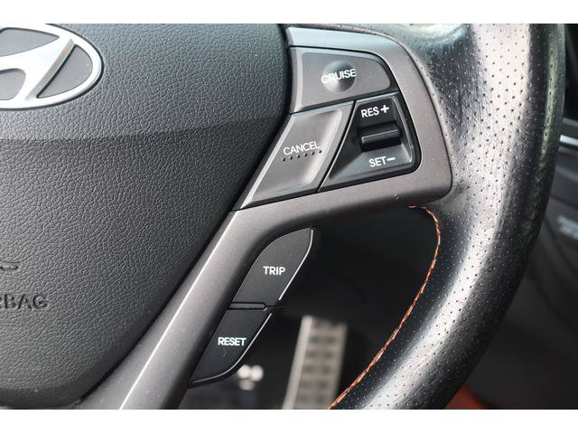 Used 2016 Hyundai Veloster Turbo FWD image 11