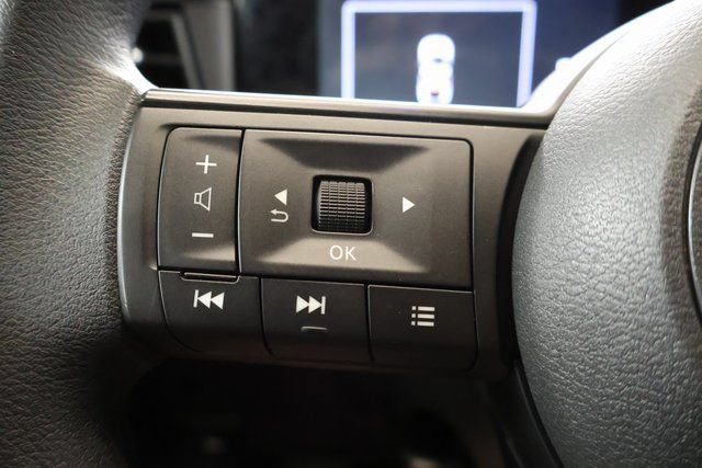 Used 2025 Nissan Kicks SV w/ Illumination Package FWD image 18