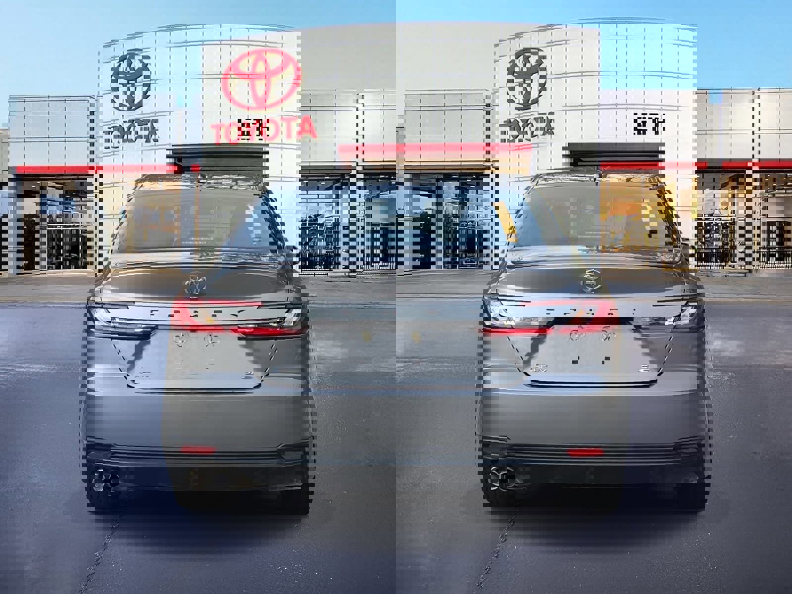 Used 2025 Toyota Camry SE image 6