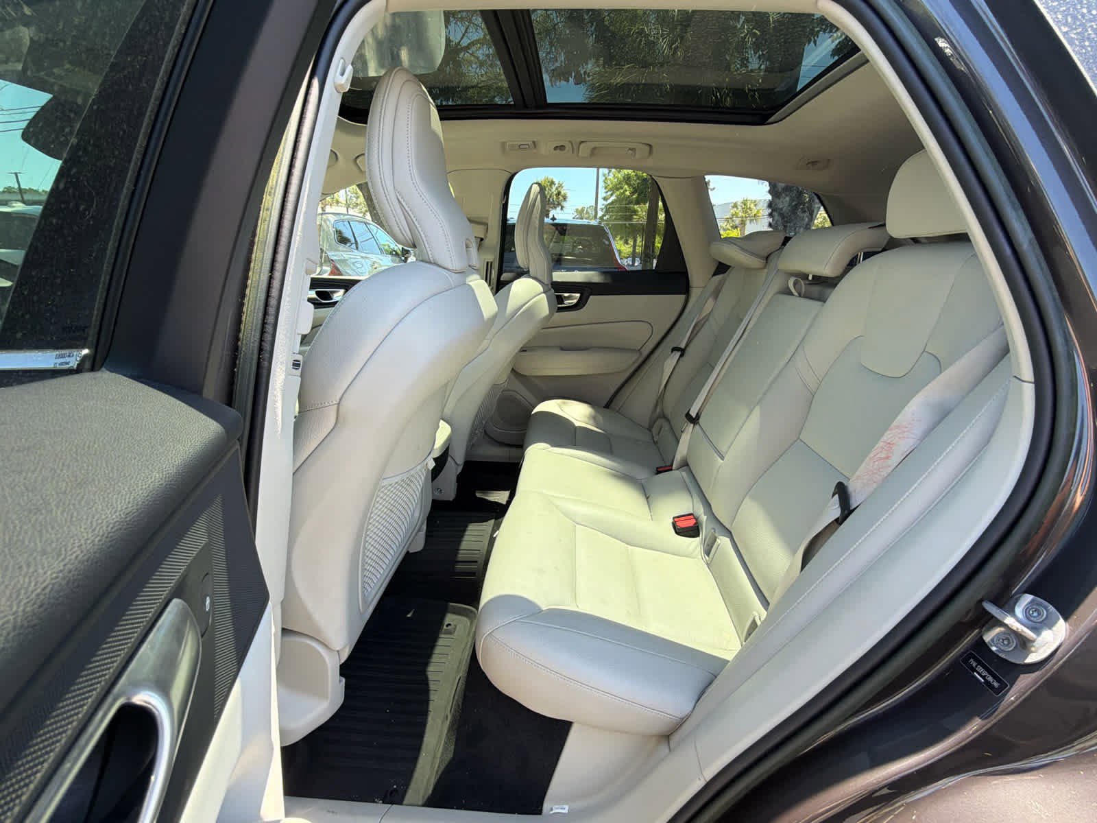 Used 2023 Volvo XC60 B5 Plus w/ Protection Package Premier FWD image 26