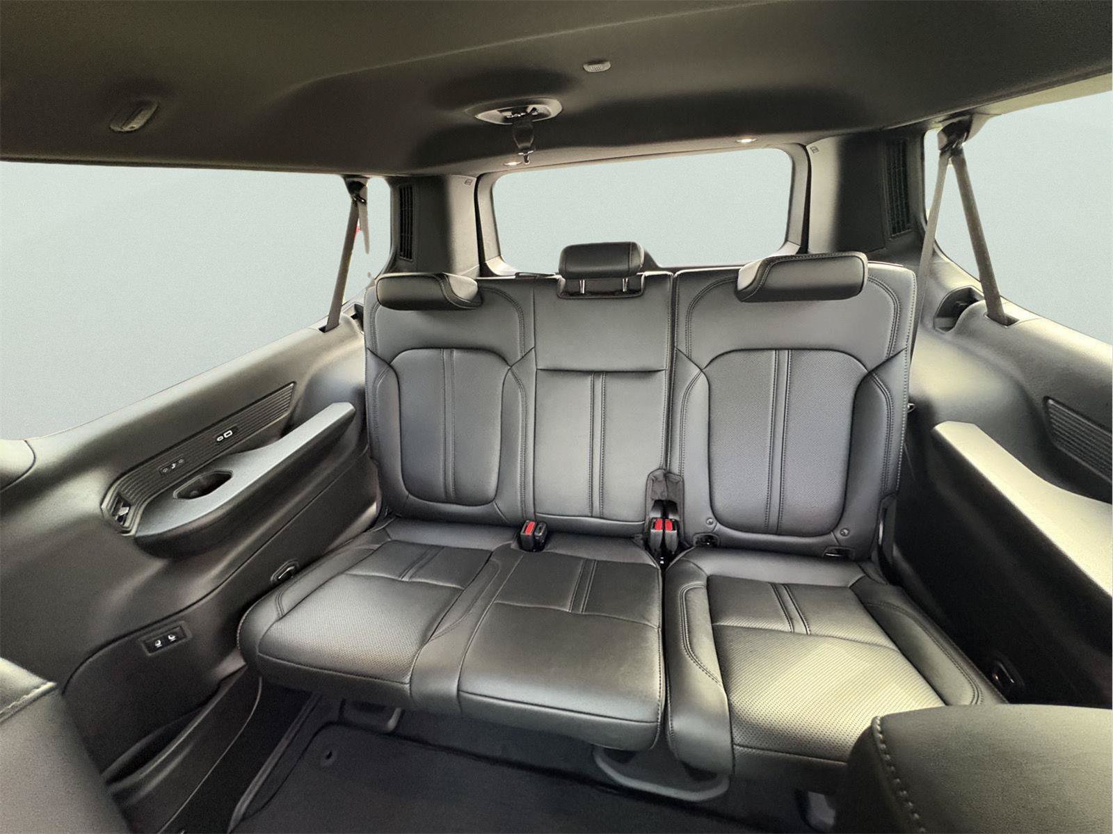 New 2026 Jeep Grand Wagoneer L Limited AWD/4WD image 10