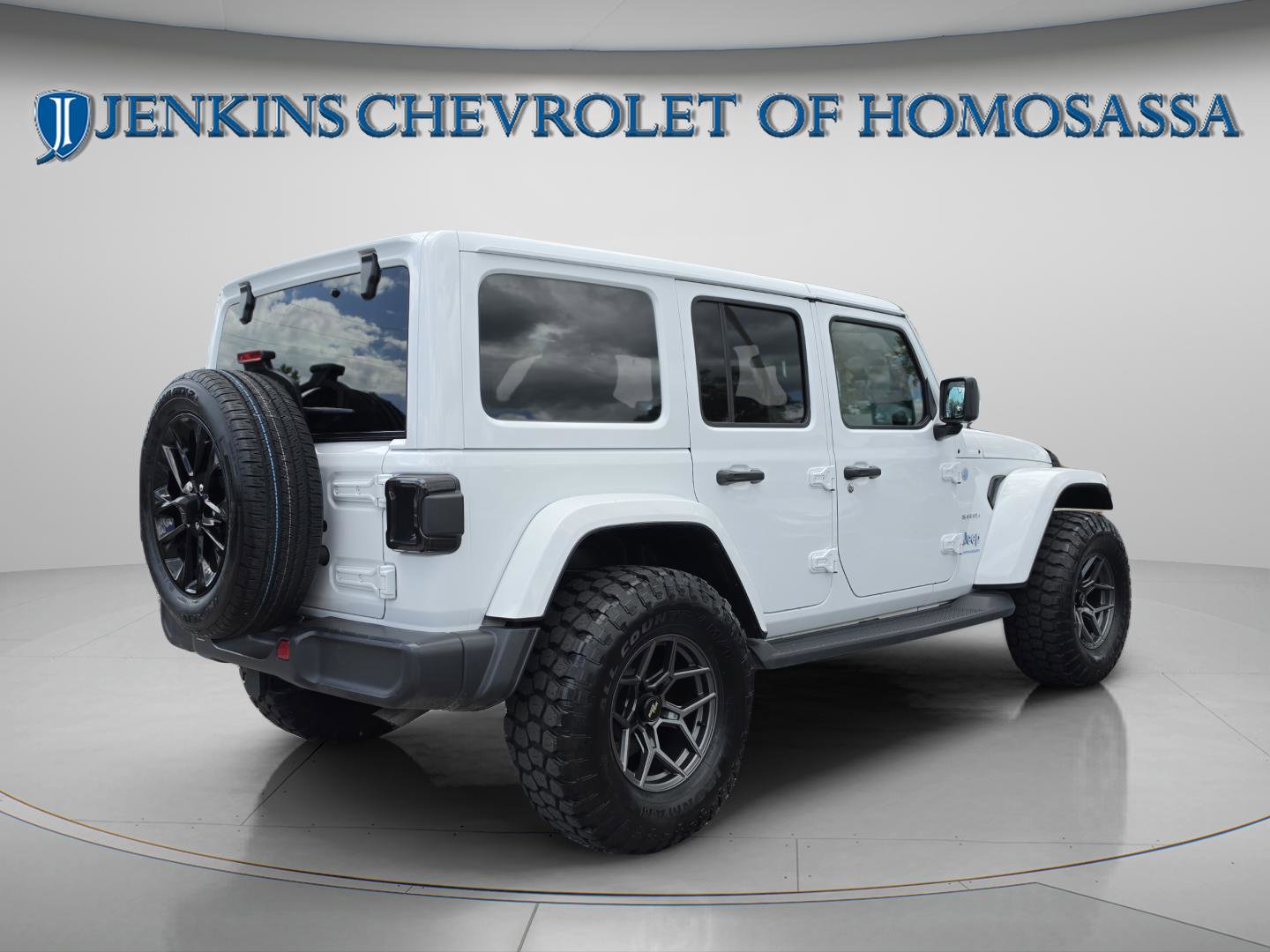 Used 2024 Jeep Wrangler Unlimited Sahara AWD/4WD image 5