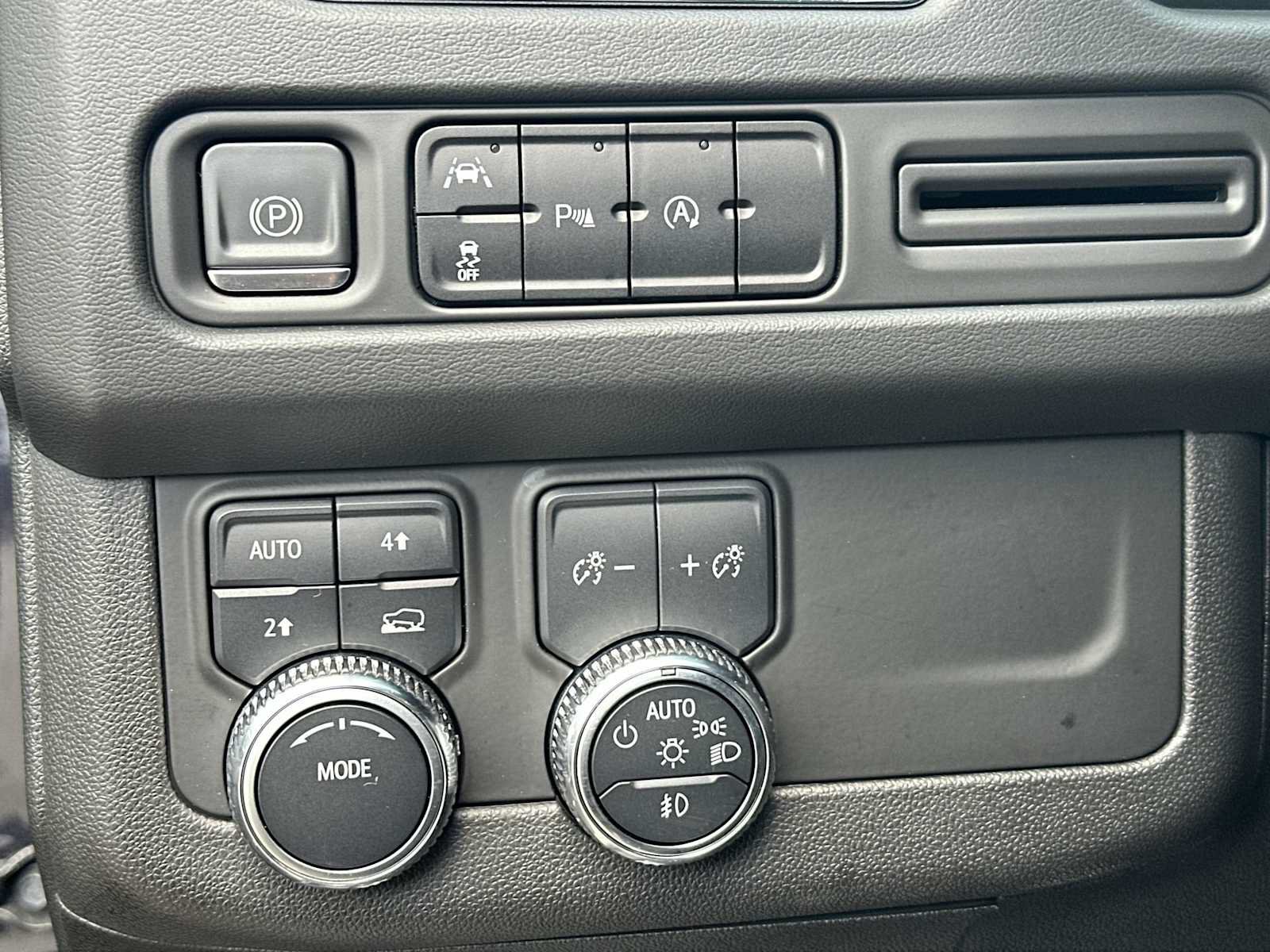Certified 2023 GMC Yukon SLT AWD/4WD image 18