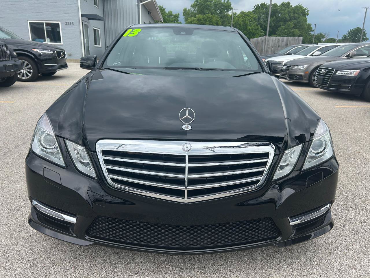 Used 2013 Mercedes-Benz E 350 BlueTEC Sedan image 2