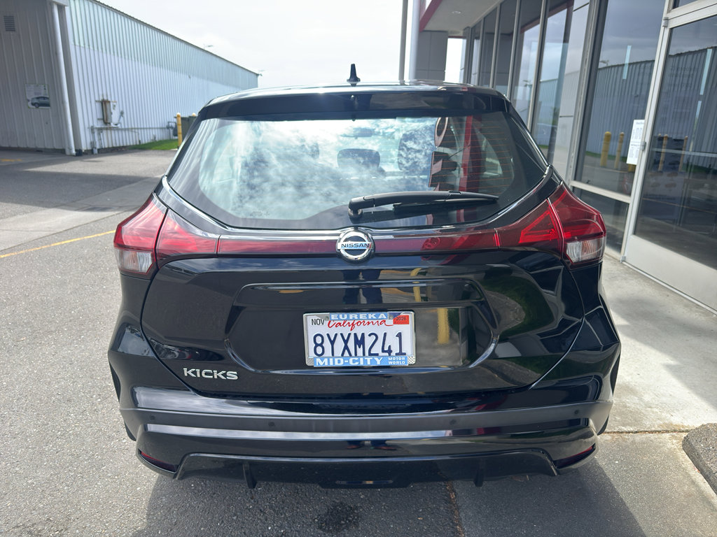 Used 2021 Nissan Kicks S FWD image 12