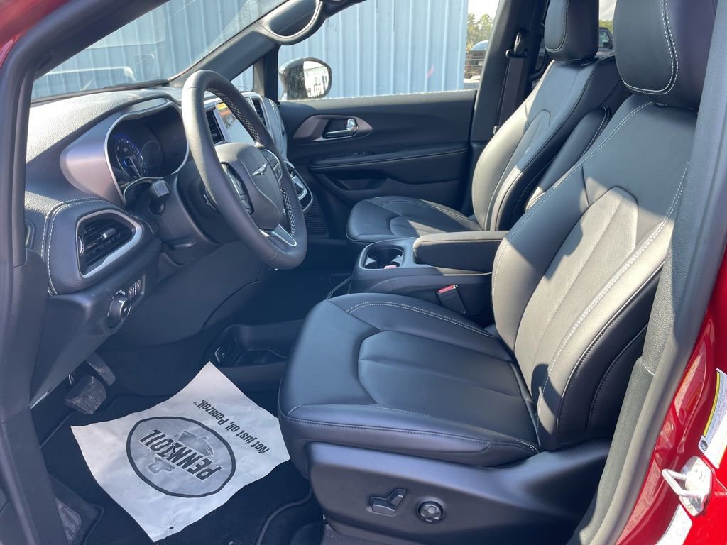 New 2026 Chrysler Pacifica Select image 23